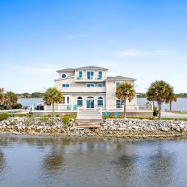 Private Island Home- Heated Pool, Views, Sleeps 24
