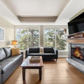 Star Suite -Luxurious condo with 3 fireplaces, and open Pool!