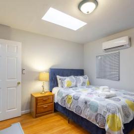 Marbella Lane - 2BR Guest House DTWN RWC Pking, hotel in El Granada