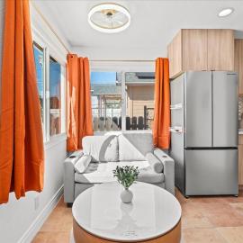 Tustin में, होटल Private 1BR Home Near Disney & SNA Easy Access