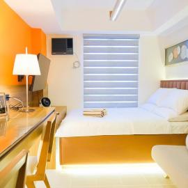 Kasara Luxe Suites Pasig near Ortigas and BGC Pool Netflix Fast Wifi