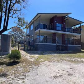 14 Banksia Parade, Mallacoota, hotel in Mallacoota