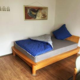 Ruhiges Zimmer mit Gartenblick Nähe Klinikum