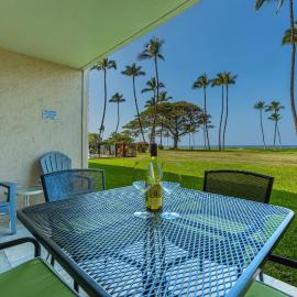 Viesnīca Leinaala Oceanfront #105 Maui 2 Bedroom Oceanfront Condo pilsētā Kīhei