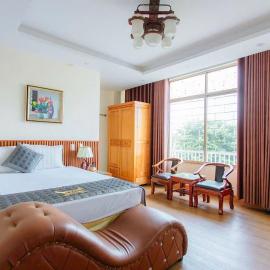 Hotel Nhu Loan, hotel in Bạch Ðoài