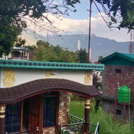 Tungnath View Homestay, hotel in Sari