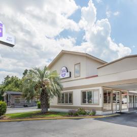 스테이츠보로에 위치한 호텔 Knights Inn Statesboro