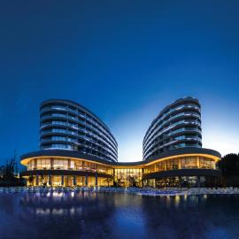 Beks Premium Resort & Spa, hotel in Kuşadası
