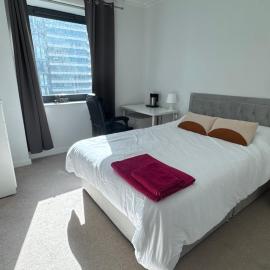 Canary Wharf WOMEN Only Double Room with Pool and Gym
