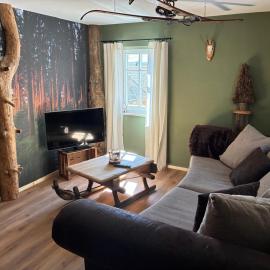 Ferienhaus Hutznhaisl، فندق في بيرنشتاين