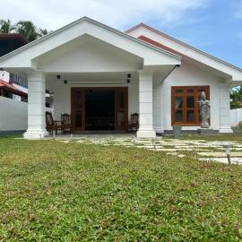 SAHAS Villa - Private Riverfront Garden Retreat in Beruwala, hotel in Beruwala