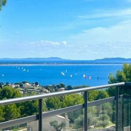 Résidences des Peyrons vue mer et les Iles d'Or