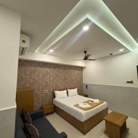 Hotel Kalp Rooms, hotel v destinaci Vyāra