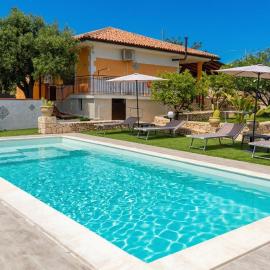 Villa Elara, hotel i Canicattini Bagni