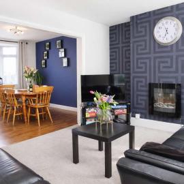 Chic 5 Bedroom House with Private Parking & Garden, hotel in Bristol