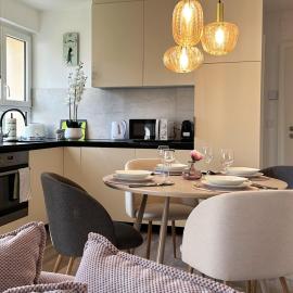 Modernes Apartment in Bern mit Parkplatz OG, hotel v destinaci Ostermundigen