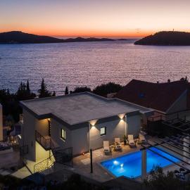 Villa Estera, hotel u gradu Ražanj