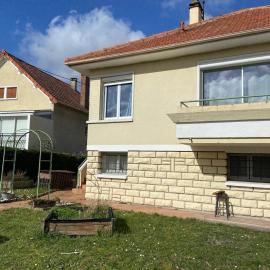 Maison pour 8 personnes avec jardin et à côté Gare RER C & Paris, Hotel in Brétigny-sur-Orge