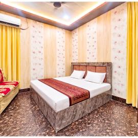 Ayodhya에 위치한 호텔 !!Hotel NMO Near Shree Ramjanam Bhumi Temple 1KM!!