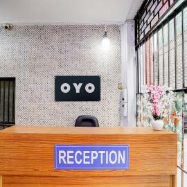 OYO 82008 Green Park Residency