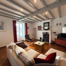 Les portes d'Aulnay de Saintonge، فندق في Aulnay