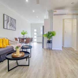 Coastal & Connected Summer Resort Parking, hotelli kohteessa Cronulla