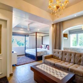 칼랑굿에 위치한 호텔 Hotel Pajaros Blu