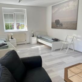 Schönefeld-Berlin - large house for max 10 persons near TESLA