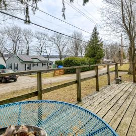 Steps to St Albans Bay! Basecamp w/ Grill, Hotel in Saint Albans Bay