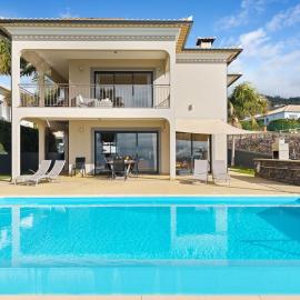 17°West Villa