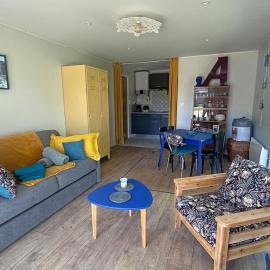 Studio cosy by Les Filles d'Alfred, hotel u gradu Klison