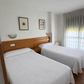 Pensión Mencia, hotel in Lugones