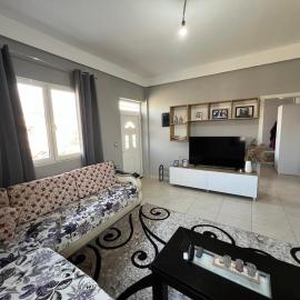 Garden Vila Apartment, hotel in Kamëz