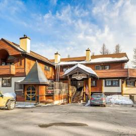 Cozy Ski-In Ski-Out Big Mountain Condo, Hotel in Whitefish