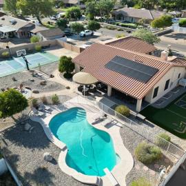 Glendale Paradise - Pool - Pickleball - Putt-Putt