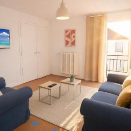 La Forge - Grand appartement 3 chambres Wifi & Parking, hotell i Gueugnon