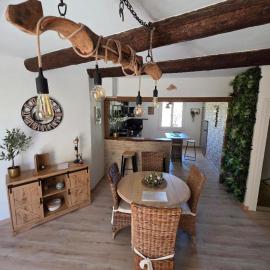 La Maison Delle Spellé - Meublé de Tourisme 4 étoiles, Hotel in Piolenc