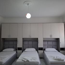 Reis House, hotel v destinácii Kuç