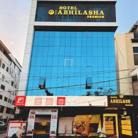 Hotel Abhilasha Premium, hotel u gradu 'Dewās'