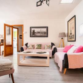 Acogedora casa histórica en Segovia by CABANA Rentals, hotel in La Lastrilla