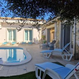 Casa Sinzias con piscina 9 posti letto