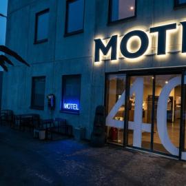 Heimsheim में, होटल BUSINESS-MOTEL, free massage chairs, secure XL-Parking, 24h-Checkin