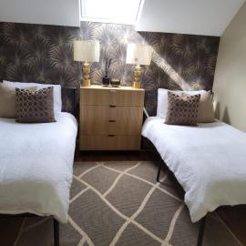 Dernvale House - Double room sleeps 3, ξενοδοχείο σε Mullinderg