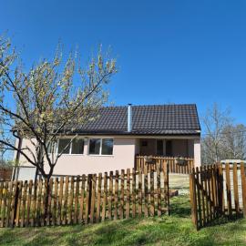 Happy Farm & Garden Retreat, hotel di Mionica