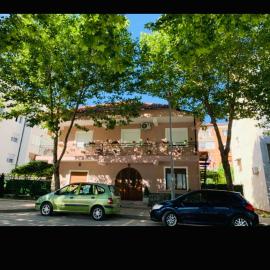 Vila Spaho, hotel di Korce