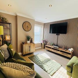 Station House - Platform 2 - 3 Bedrooms - Sleeps 6