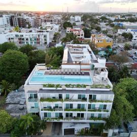 Seaview Roof Pool and Hammock 3 Blocks from Beach