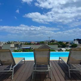 Seaview Roof Pool and Hammock 3 Blocks from Beach