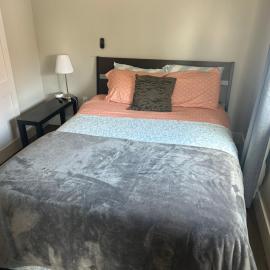 Dougs house, hotel in Niagara Falls