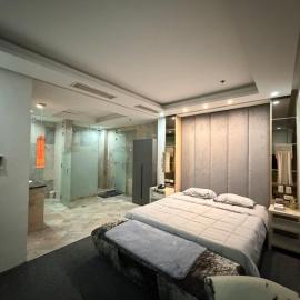 The penthouse hotel and residences, hotel in Angeles